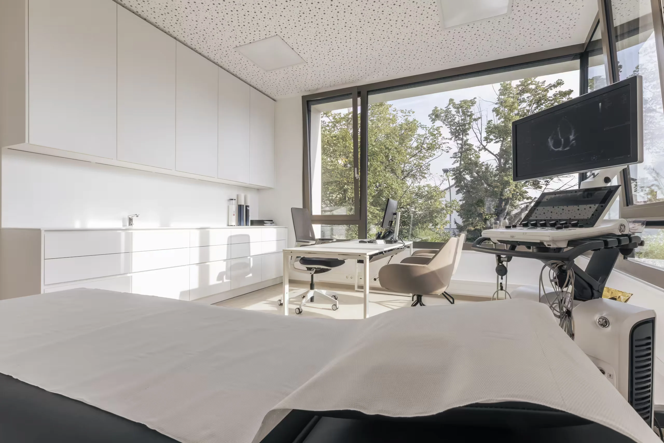 Sportmedizinische Betreuung mit EKG-Ableitung im AEOS-Ärztezentrum